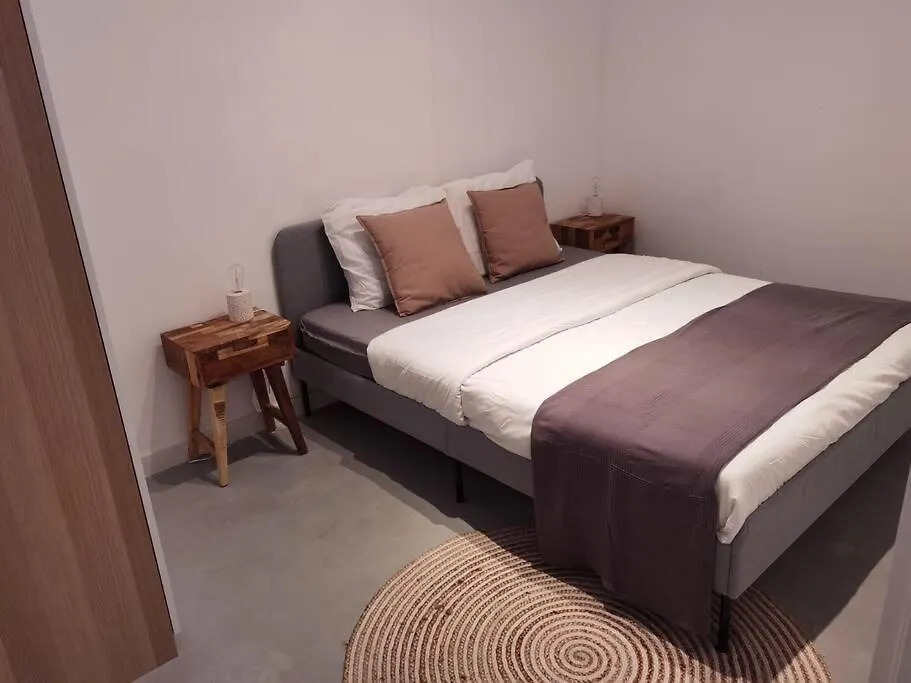 Lovely 2 Bedroom Serviced Apartment In Rotterdam 0*,  Nederland