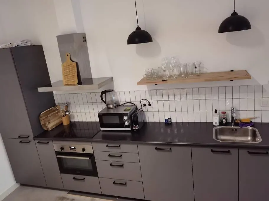 Lovely 2 Bedroom Serviced Apartment In Rotterdam