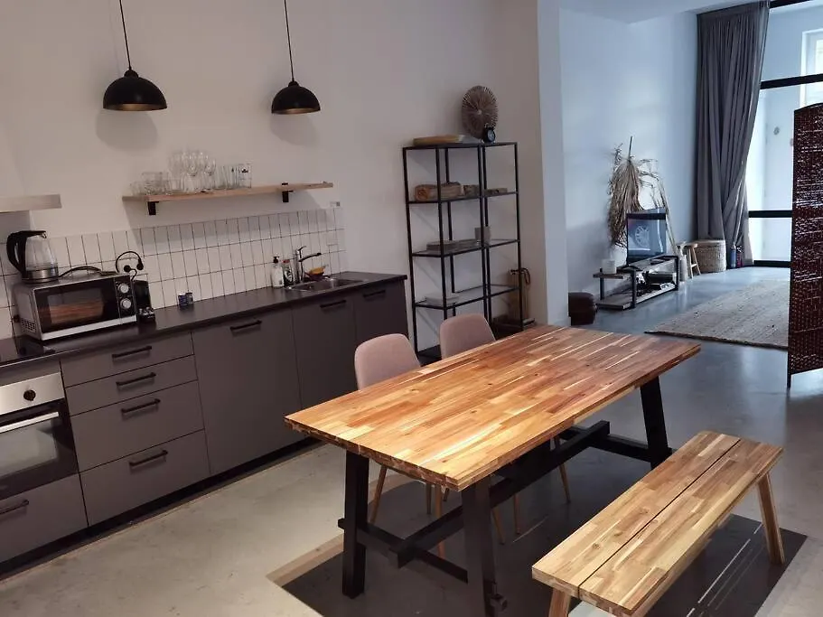 Lovely 2 Bedroom Serviced Apartment In Rotterdam