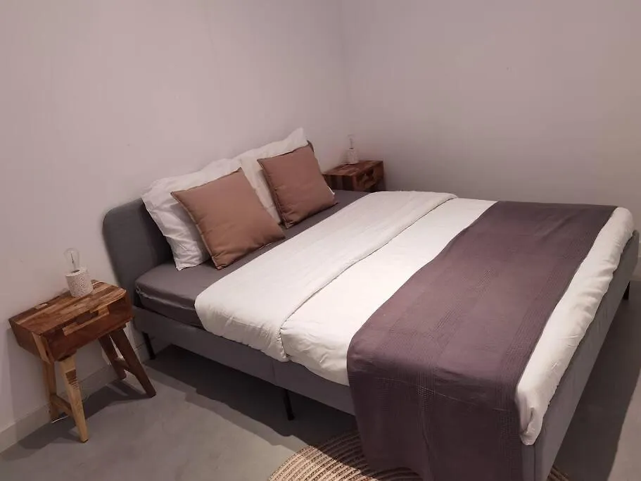 Lovely 2 Bedroom Serviced Apartment In Rotterdam